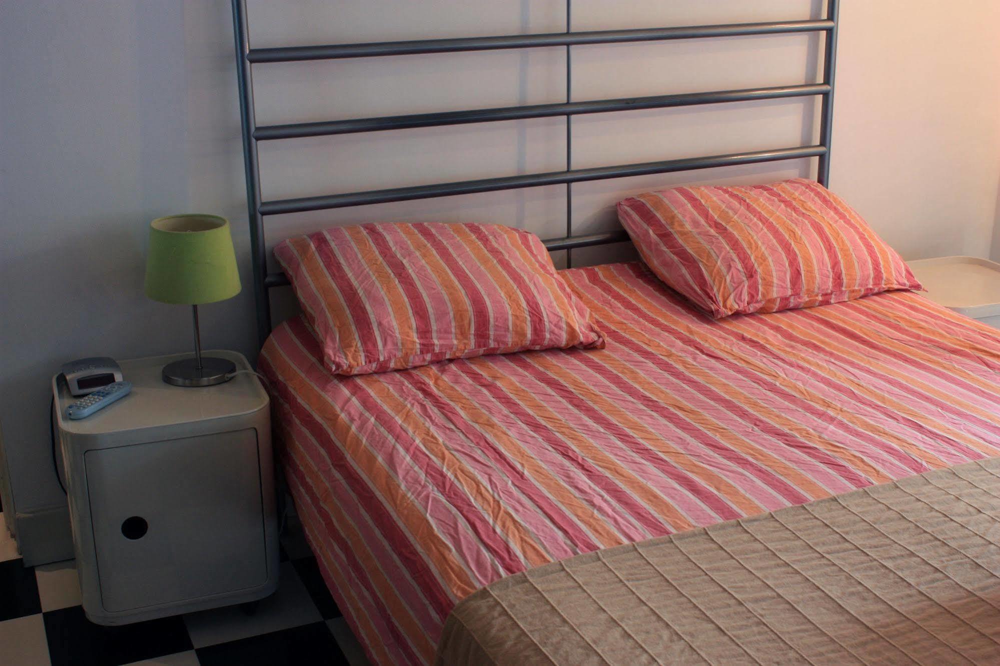 Truelove Guesthouse Амстердам Екстериор снимка